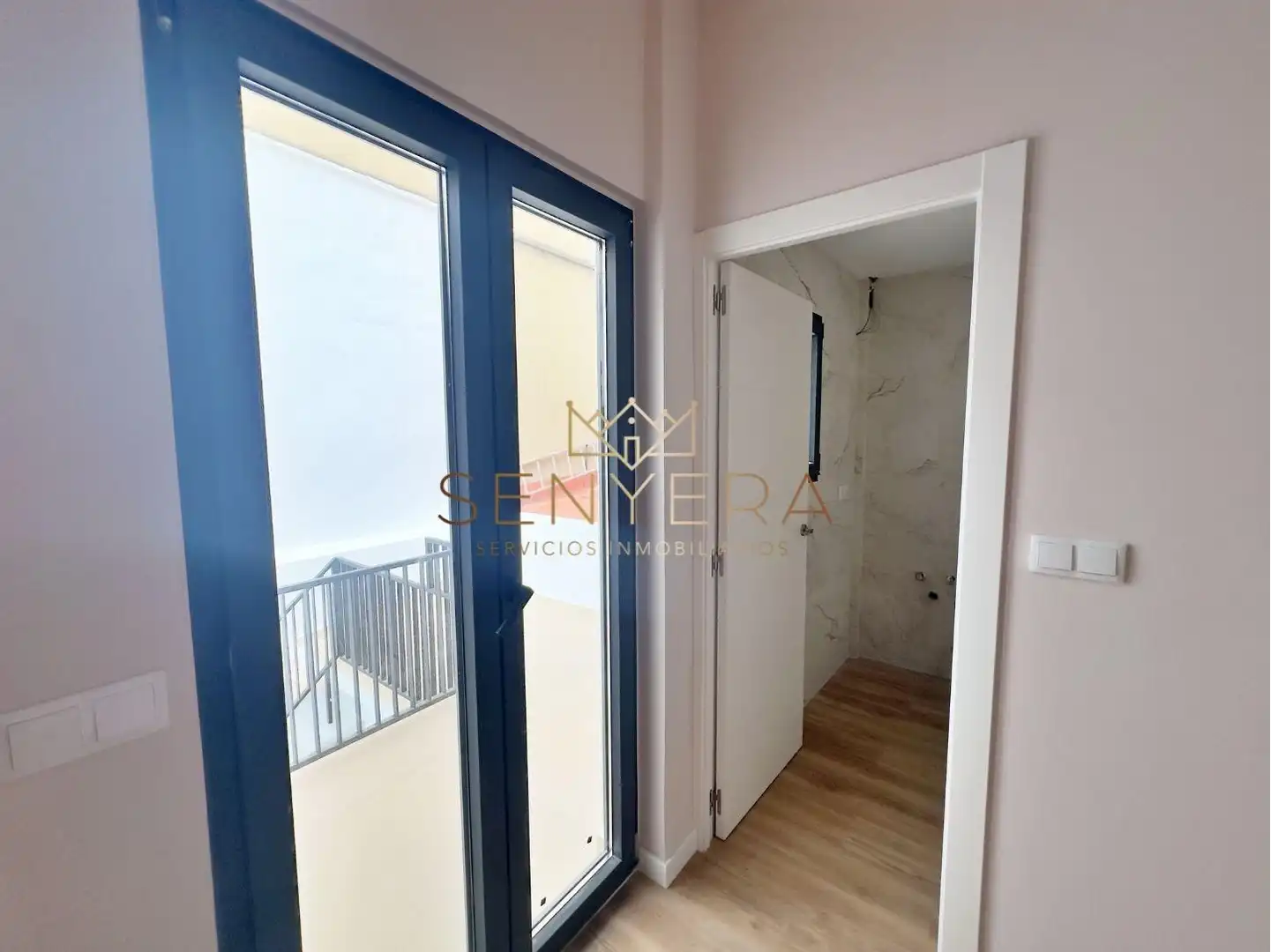 Casa adosada en venda en Valencia amb Aire condicionat, Parquet i Terrassa