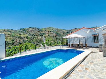 Casa amb piscina en venda a Cómpeta