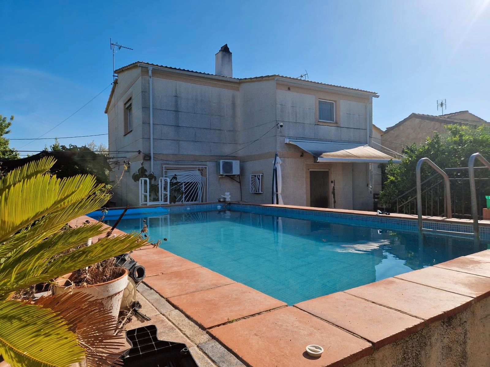 Swimming pool of House or chalet for sale in Valls  with Air Conditioner, Terrace and Swimming Pool