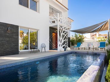 Xalet amb piscina en venda a Nueva Andalucía