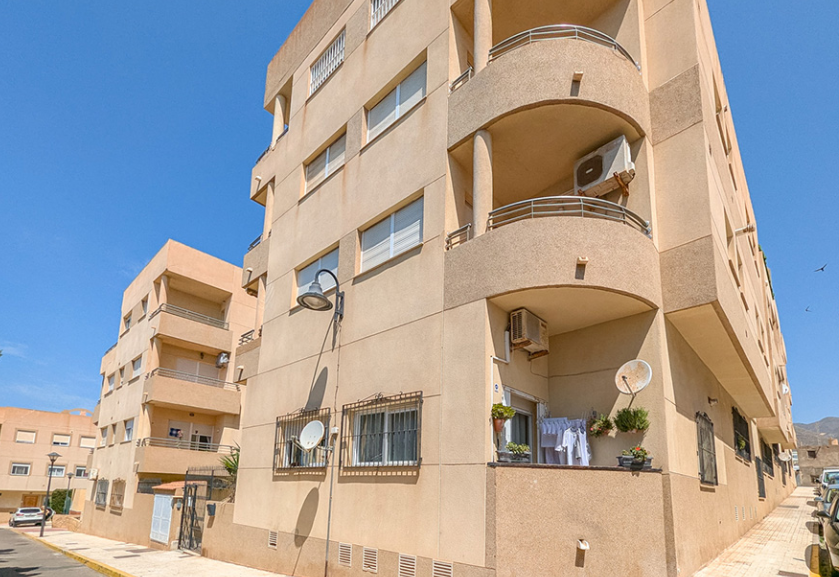 Außenansicht von Wohnung zum verkauf in Adra