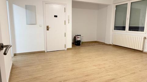 Foto 2 de Piso de alquiler en Del General Cadenas Campos, Valdezarza,  Madrid Capital