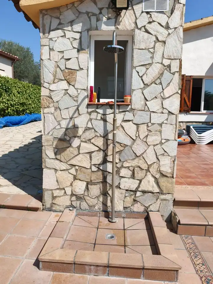 Vista exterior de Casa o xalet en venda en Caldes de Malavella amb Aire condicionat, Calefacció i Jardí privat