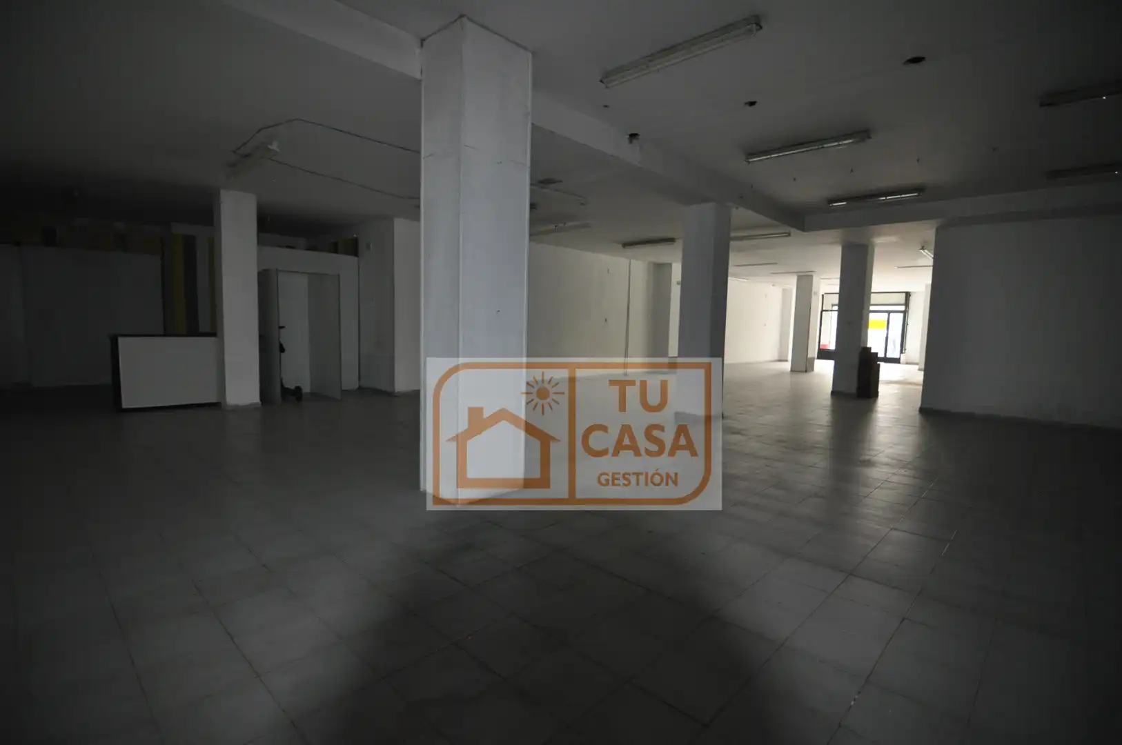 Local comercial en alquiler en Avenida de Hernán Cortés, imagen 7