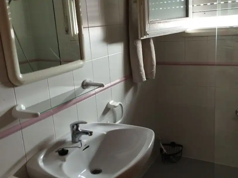 Bany de Pis de lloguer en Vic amb Calefacció, Terrassa i Moblat