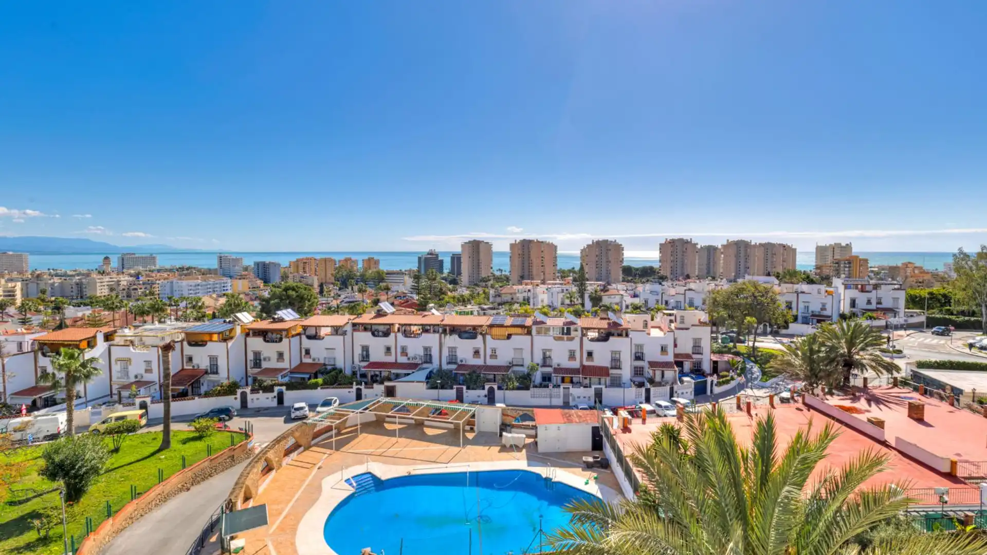 Vista exterior de Apartamento en venta en Torremolinos con Terraza y Balcón