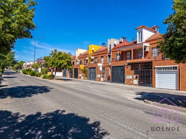 Villa con piscina in vendita a Avenida de Europa