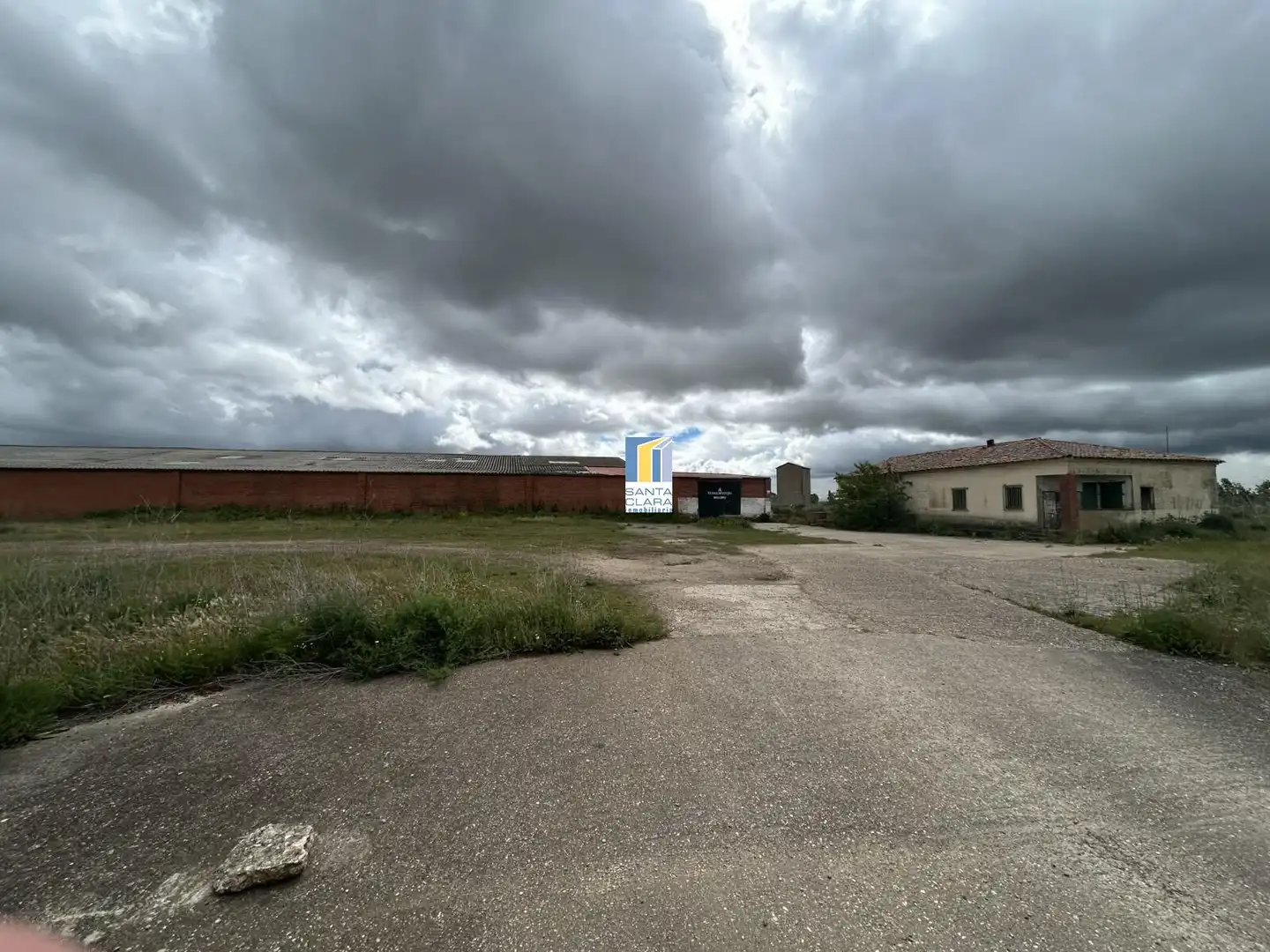 Fabrikhallen zur Miete in Morales del Vino