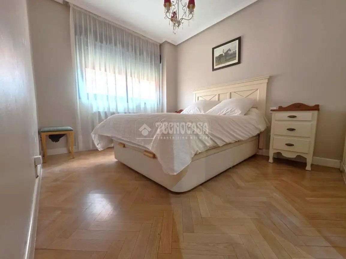 Bedroom of Flat for sale in Getafe  with Air Conditioner, Heating and Parquet flooring