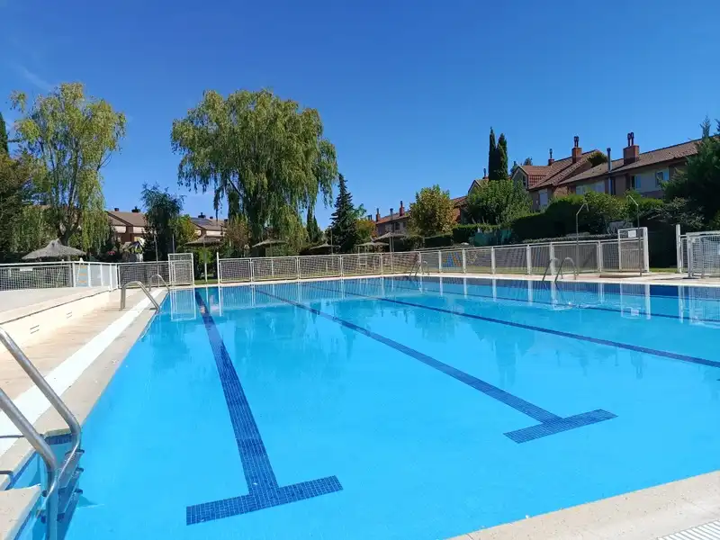 Semi-detached house with pool for sale in Simancas, imagen 94