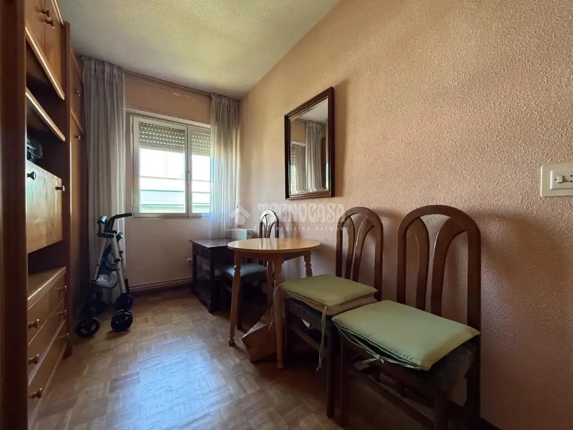 Bedroom of Flat for sale in Madrid  with Air Conditioner, Heating and Parquet flooring