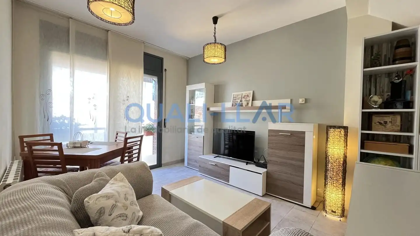 Living room of Duplexes for sale in Sant Feliu de Llobregat  with Air Conditioner, Heating and Parquet flooring