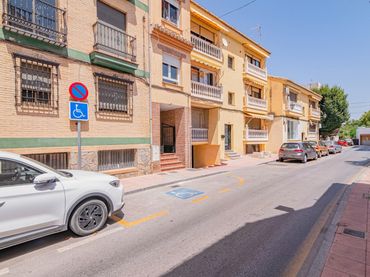 Piso con ascensor en venta en La Zubia Ciudad