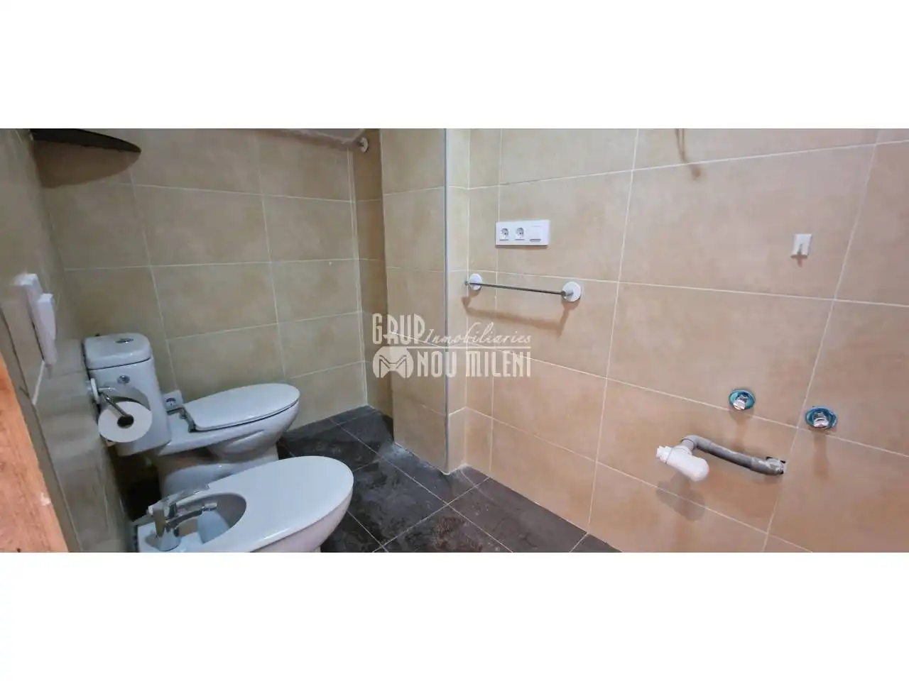 Baño de Piso en venta en Massanassa con Aire acondicionado, Calefacción y Jardín privado