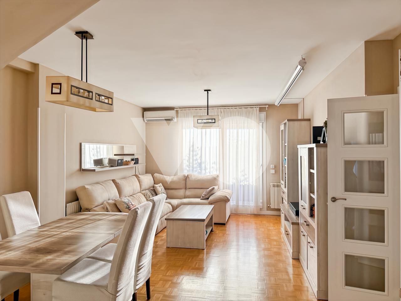 Living room of Duplex for sale in Villanueva del Pardillo  with Air Conditioner, Heating and Parquet flooring