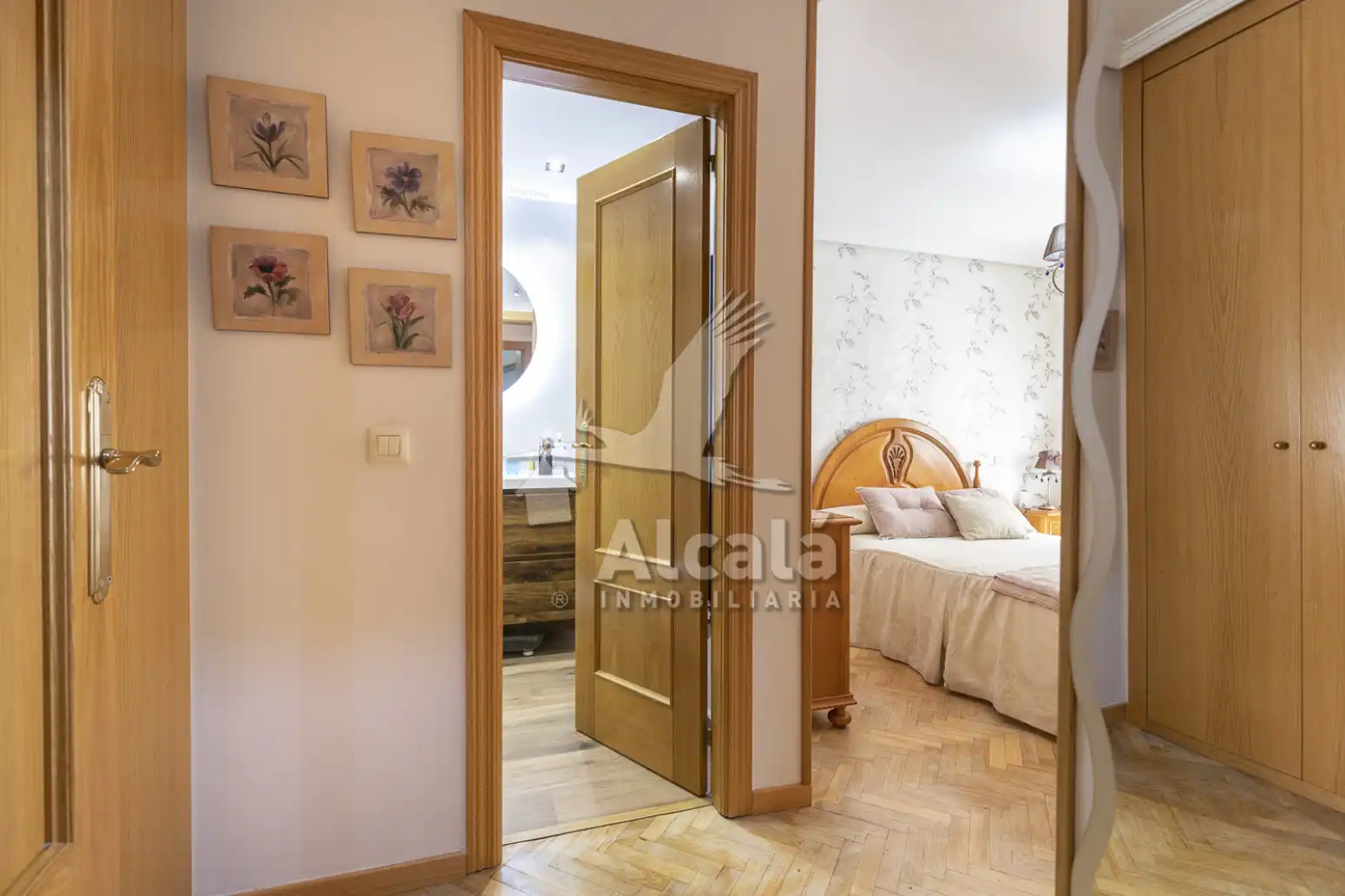 Bedroom of Houses for sale in Alcalá de Henares  with Air Conditioner, Heating and Parquet flooring
