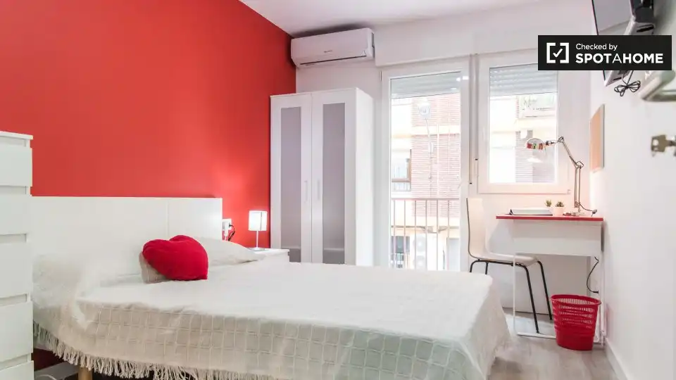 Schlafzimmer von Wohnung zur Miete in Burjassot mit Klimaanlage, Heizung und Möbliert