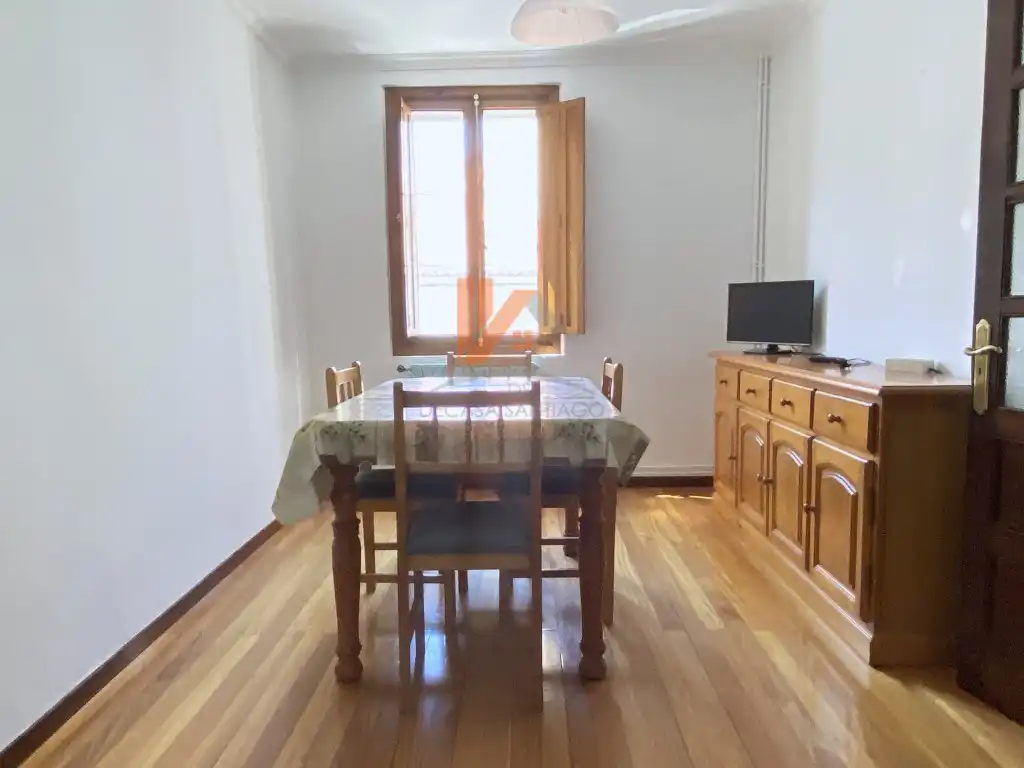 Menjador de Casa o xalet de lloguer en Santiago de Compostela 
