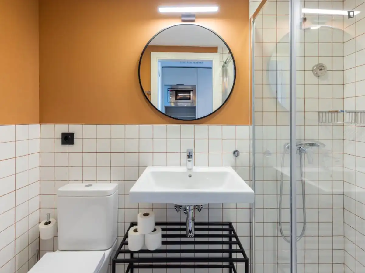 Baño de Piso de alquiler en Madrid con Aire acondicionado, Amueblado y Internet
