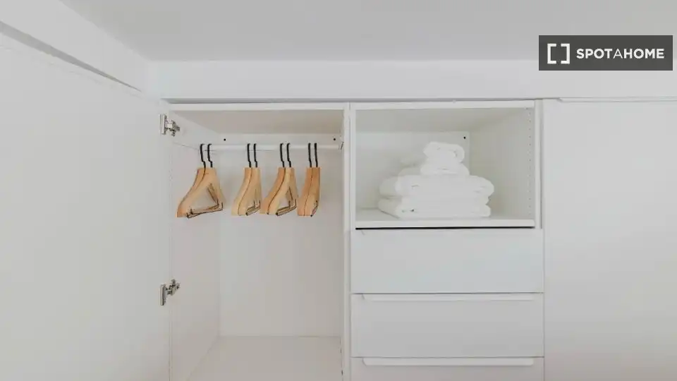 Bedroom of Flat for rent in Madrid  with Air Conditioner, Heating and Furnished
