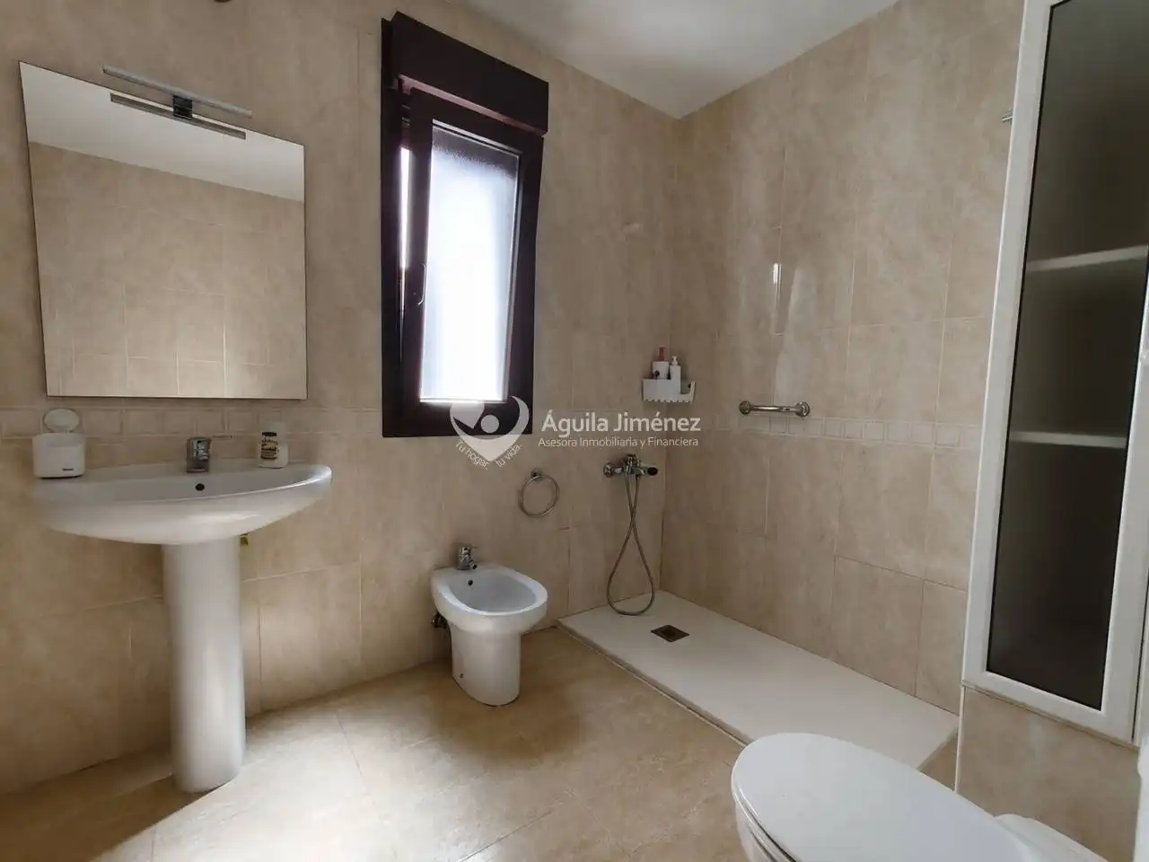 Bathroom of Flat for sale in Alcalá de Guadaira  with Air Conditioner, Heating and Storage room
