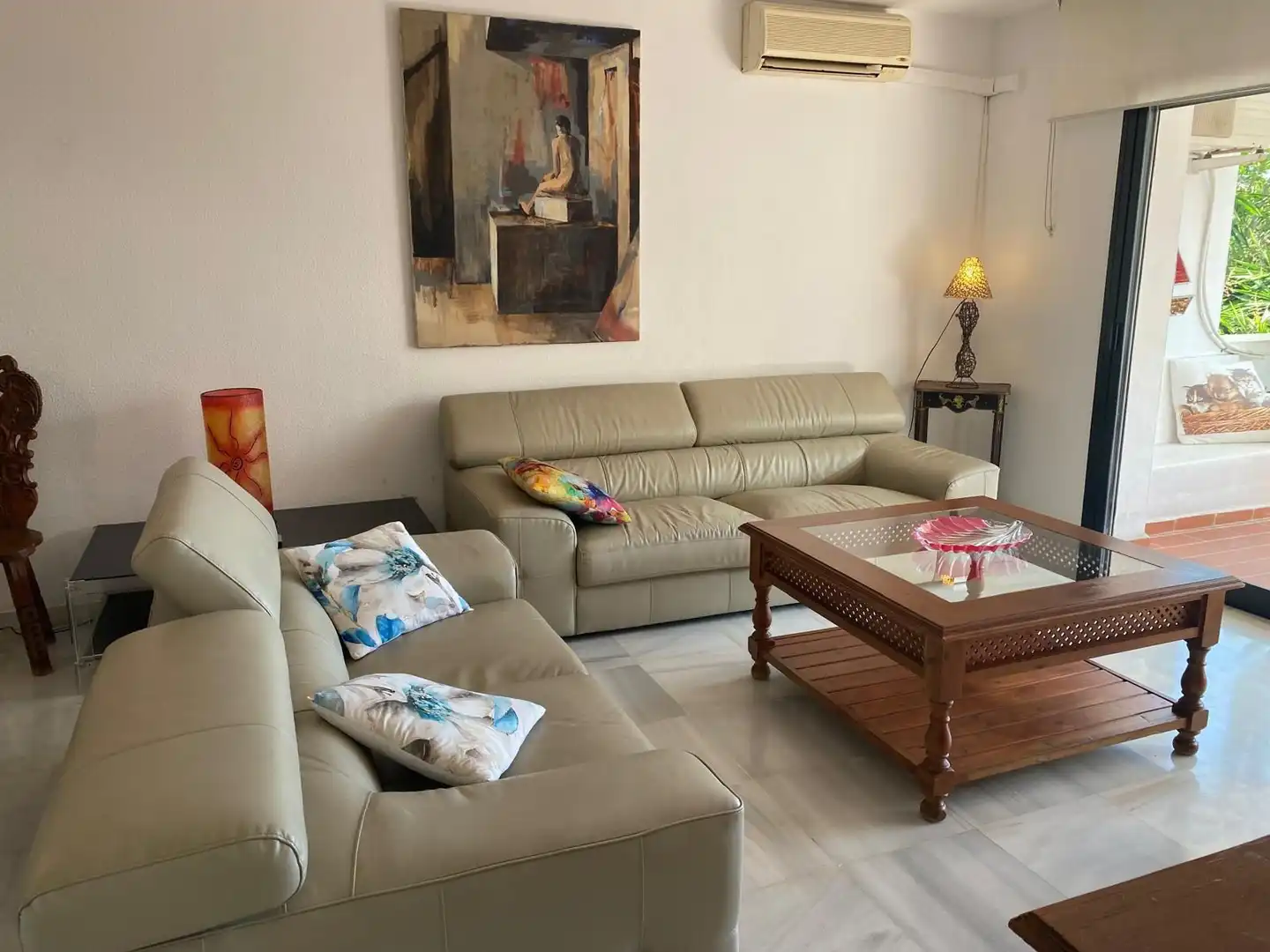 Sala de estar de Piso de alquiler en Marbella con Amueblado y Se aceptan mascotas