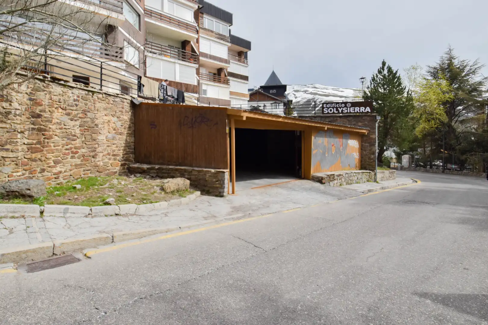 Parking de Piso en venta en Sierra Nevada con Calefacción, Terraza y Amueblado