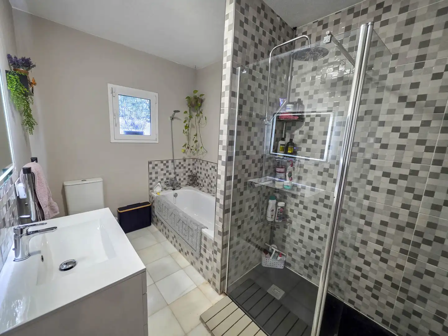 Bathroom of Houses for sale in Manilva  with Air Conditioner, Private garden and Terrace