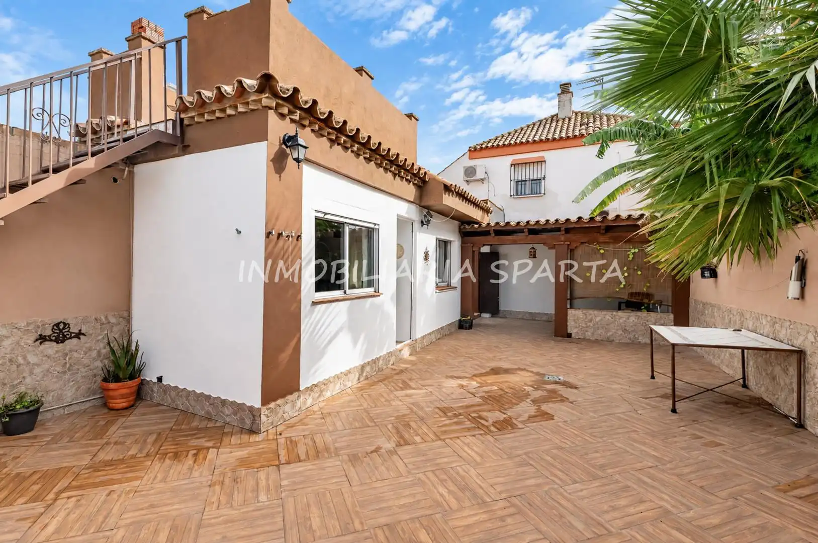 Vista exterior de Casa o xalet en venda en Espartinas Pueblo
