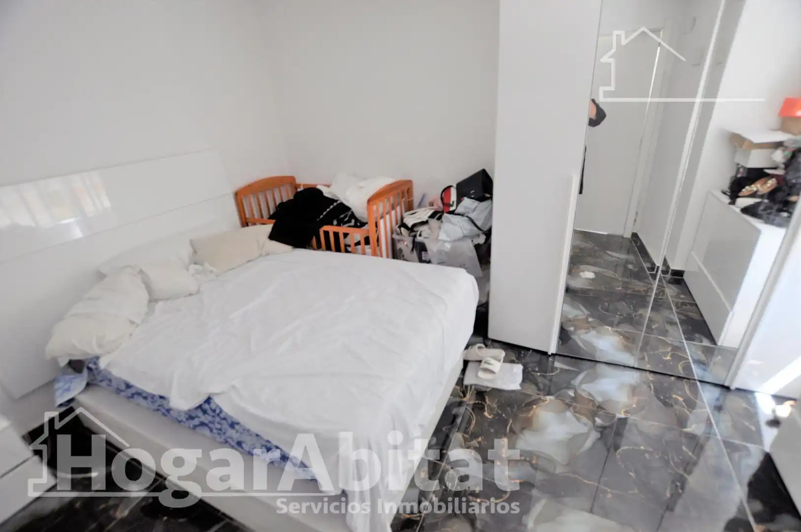 Schlafzimmer von Wohnung zum Verkauf in Valencia mit Klimaanlage, Heizung und Balkon