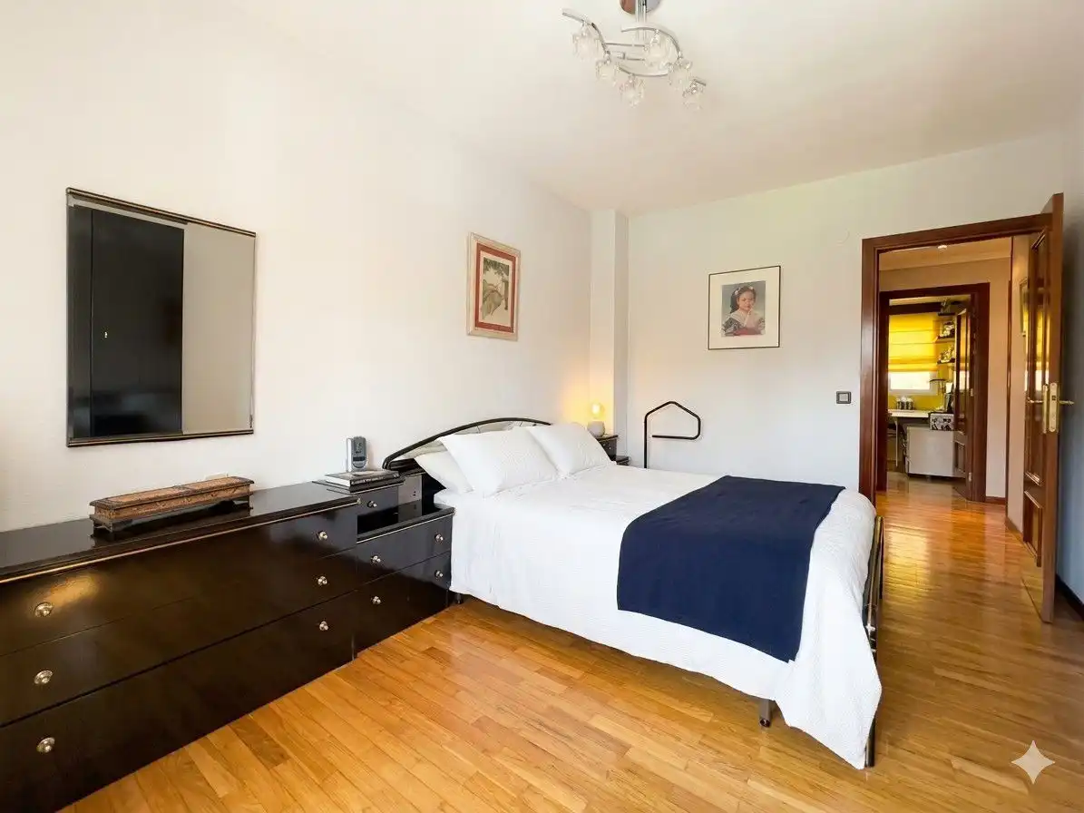 Dormitori de Pis en venda en  Logroño amb Calefacció, Parquet i Terrassa