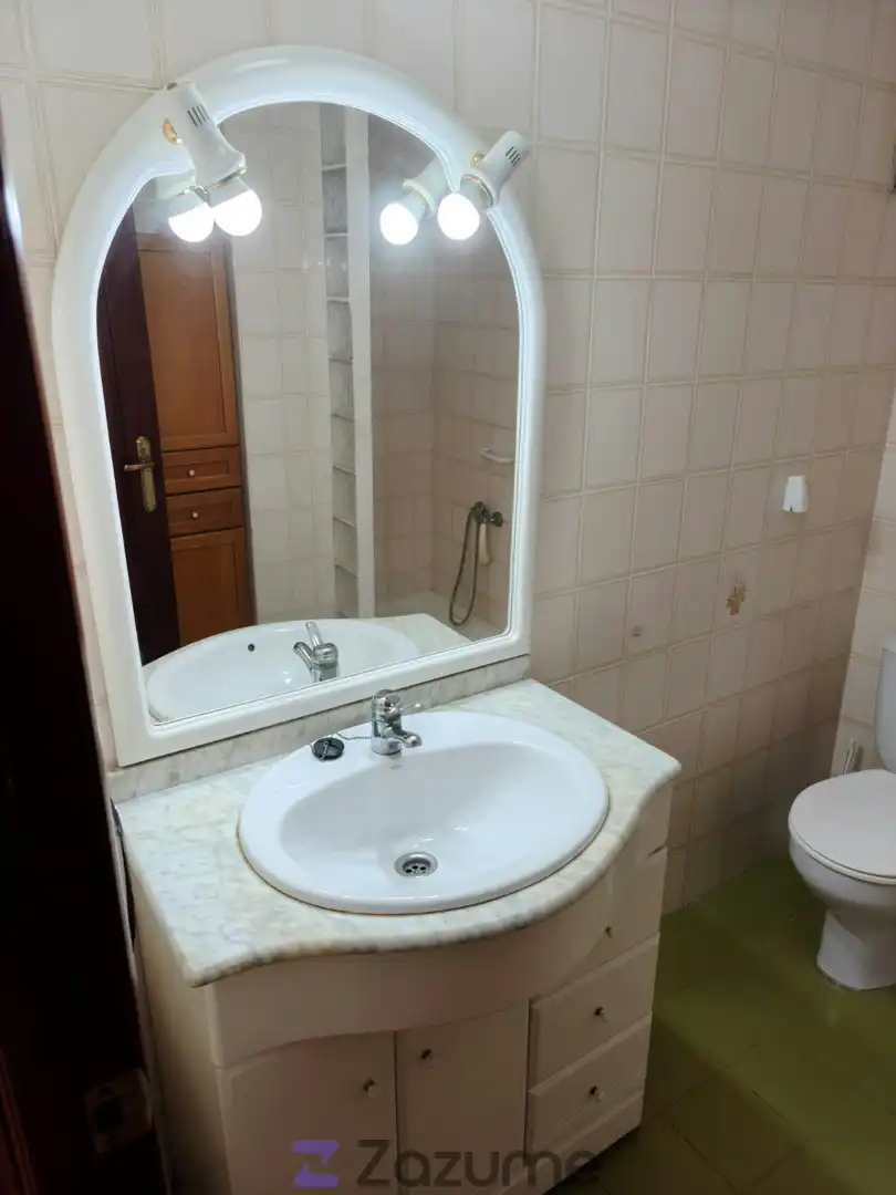 Badezimmer von Wohnung zur Miete in Mislata mit Terrasse, Ofen und Waschmaschine