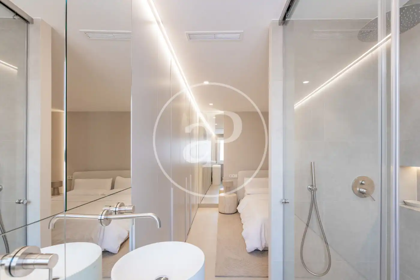 Bathroom of Flat for sale in Madrid  with Air Conditioner, Heating and Furnished