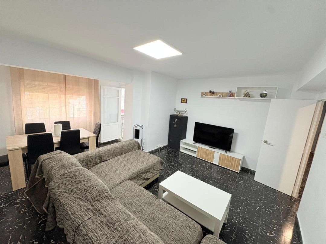Sala d'estar de Pis en venda en  Valencia Capital amb Balcó