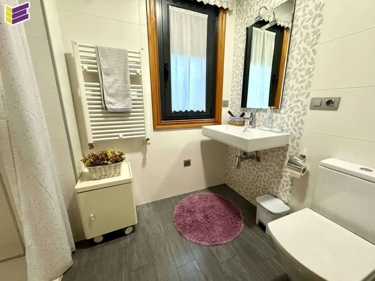 Bany de Casa o xalet en venda en O Porriño   amb Calefacció, Jardí privat i Parquet