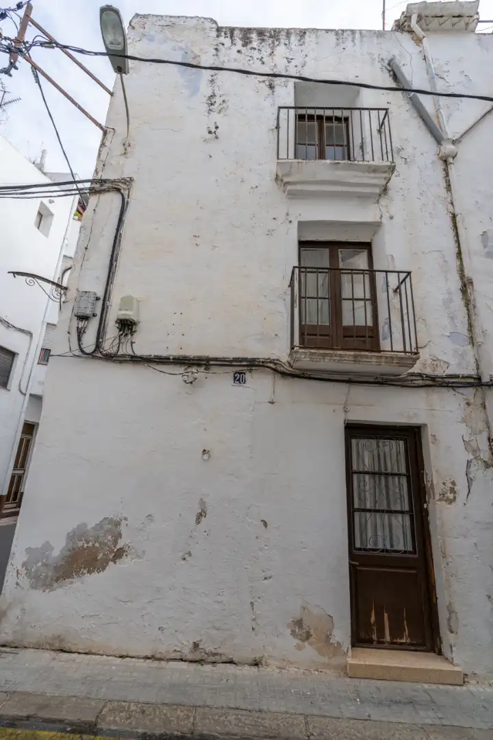 Vista exterior de Casa o xalet en venda en La Sénia amb Terrassa, Moblat i Balcó
