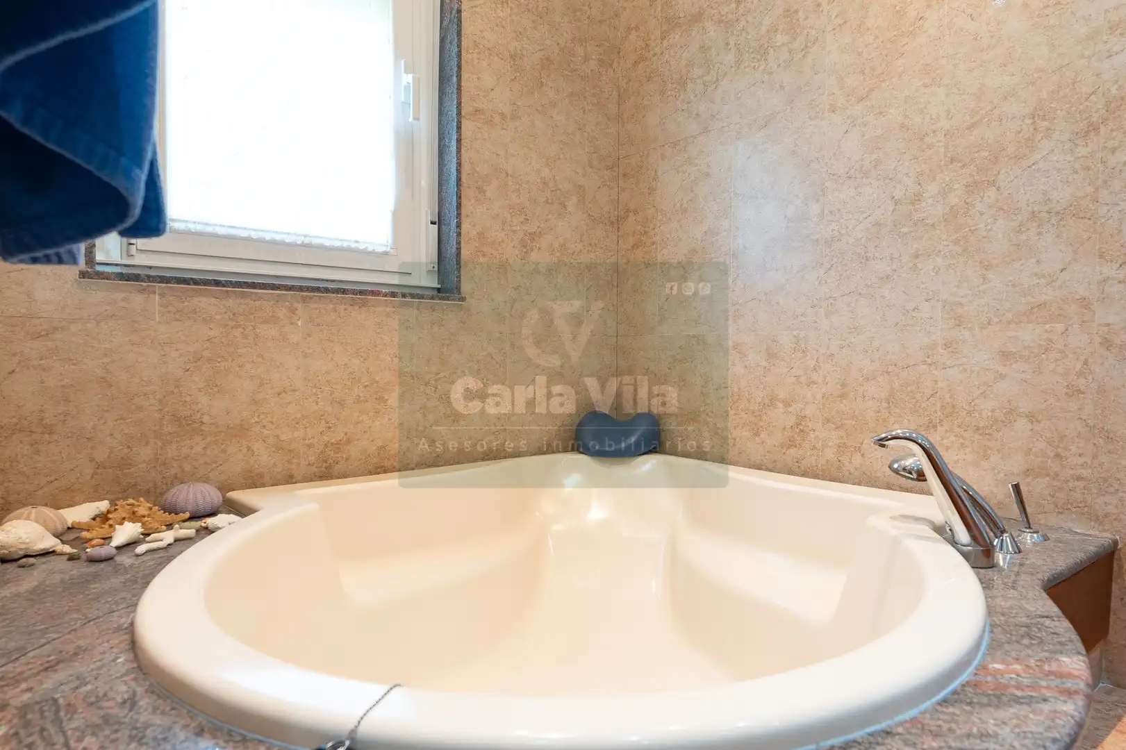 Bathroom of Houses for sale in Outeiro de Rei  with Heating, Private garden and Parquet flooring