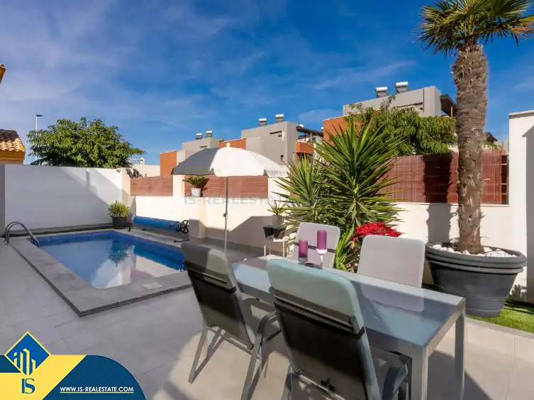 Villa mit Pool zum Verkauf in Nueva Torrevieja - Aguas Nuevas, imagen 4