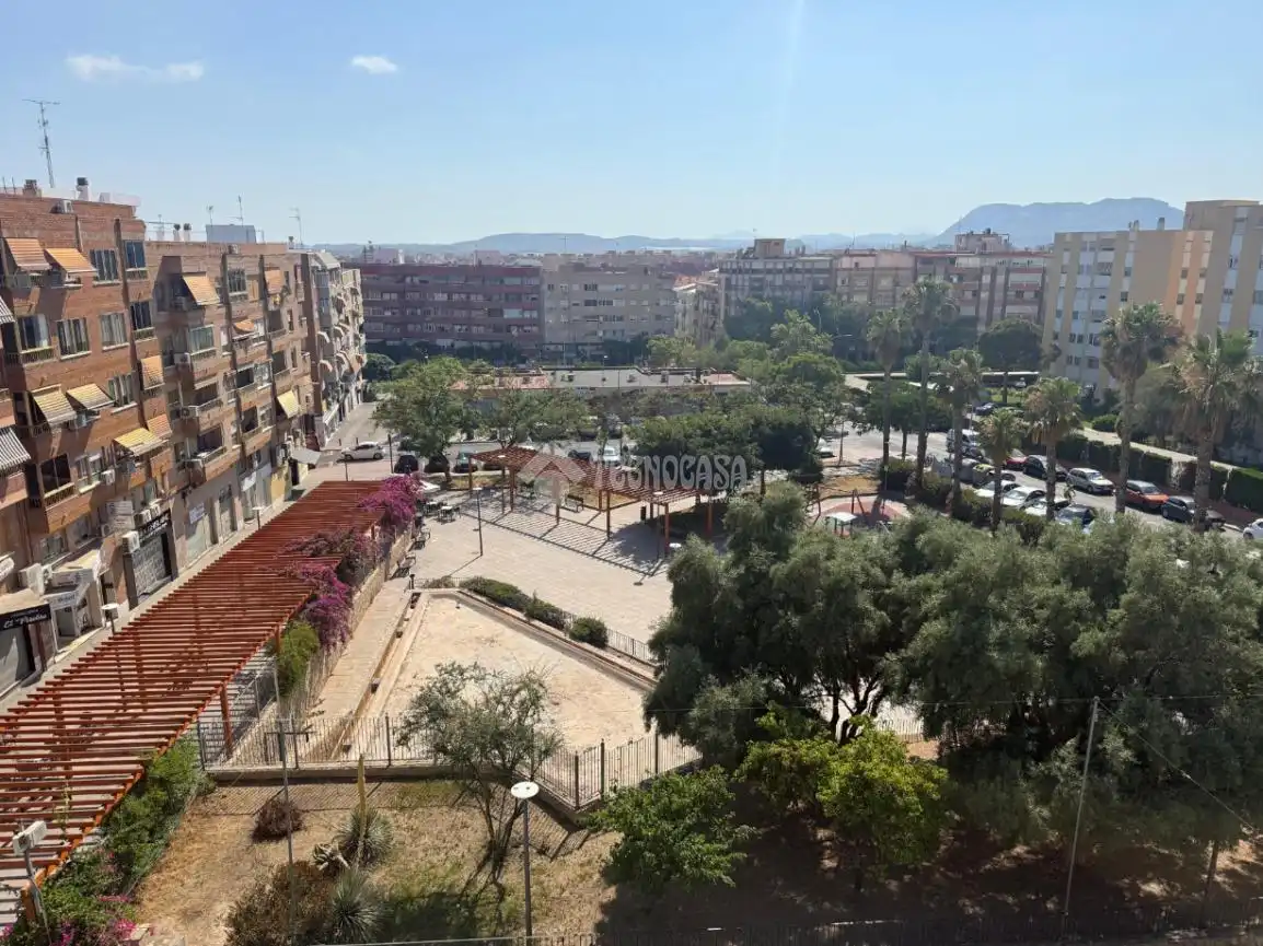 Vista exterior de Ático en venta en Alicante / Alacant con Terraza y Balcón
