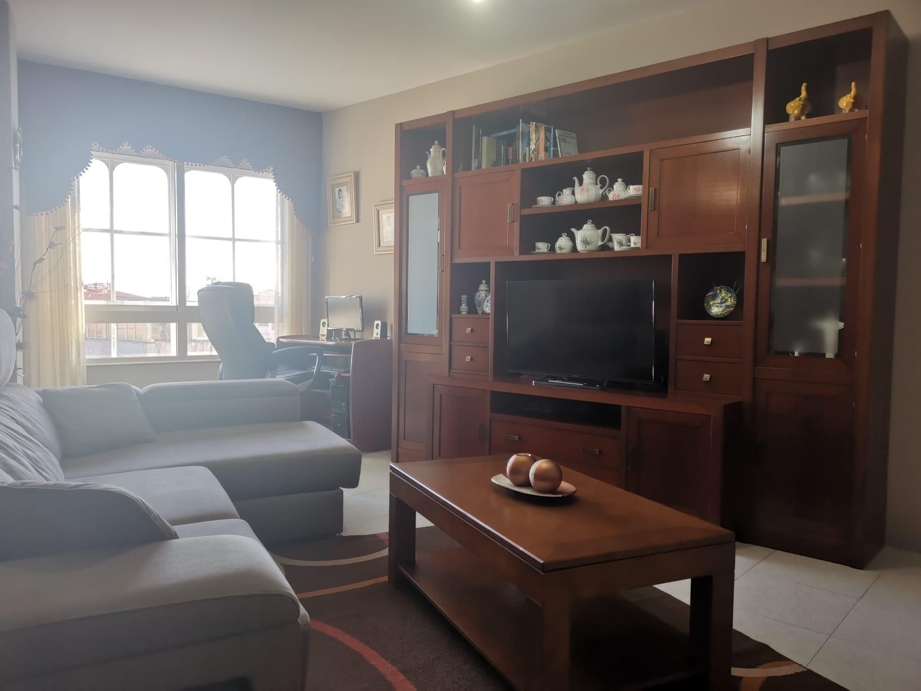Wohnzimmer von Wohnung zur Miete in Ribeira mit Möbliert