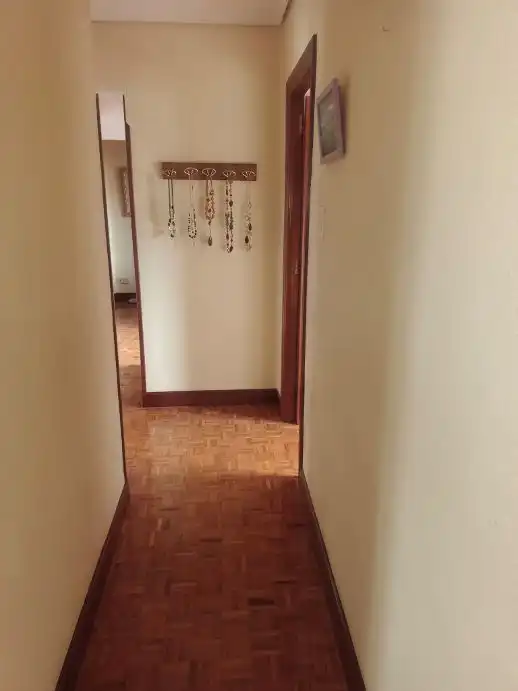 Piso de alquiler en  Pamplona / Iruña con Calefacción, Parquet y Amueblado