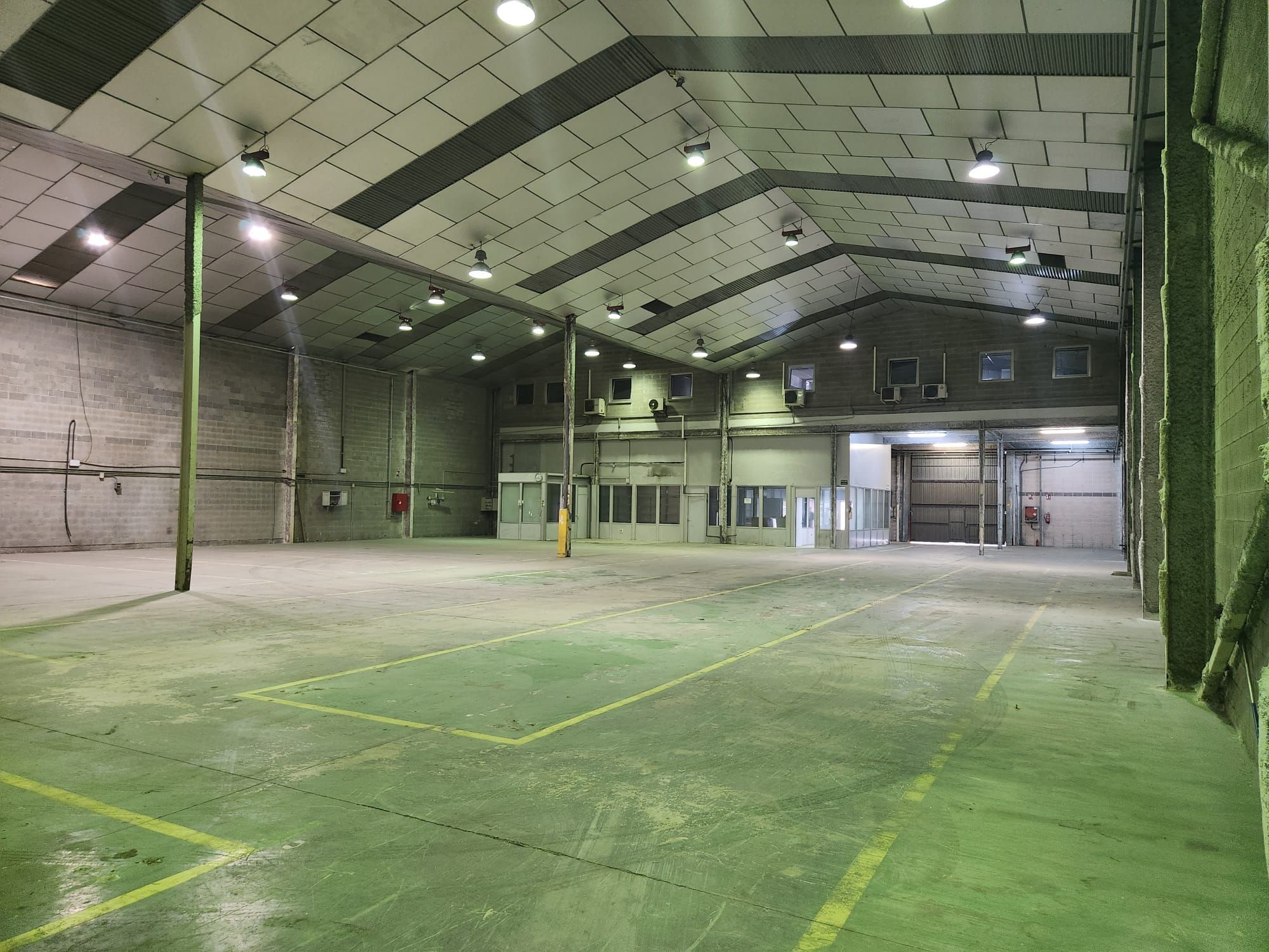 Industrial buildings to rent in Vilamarina