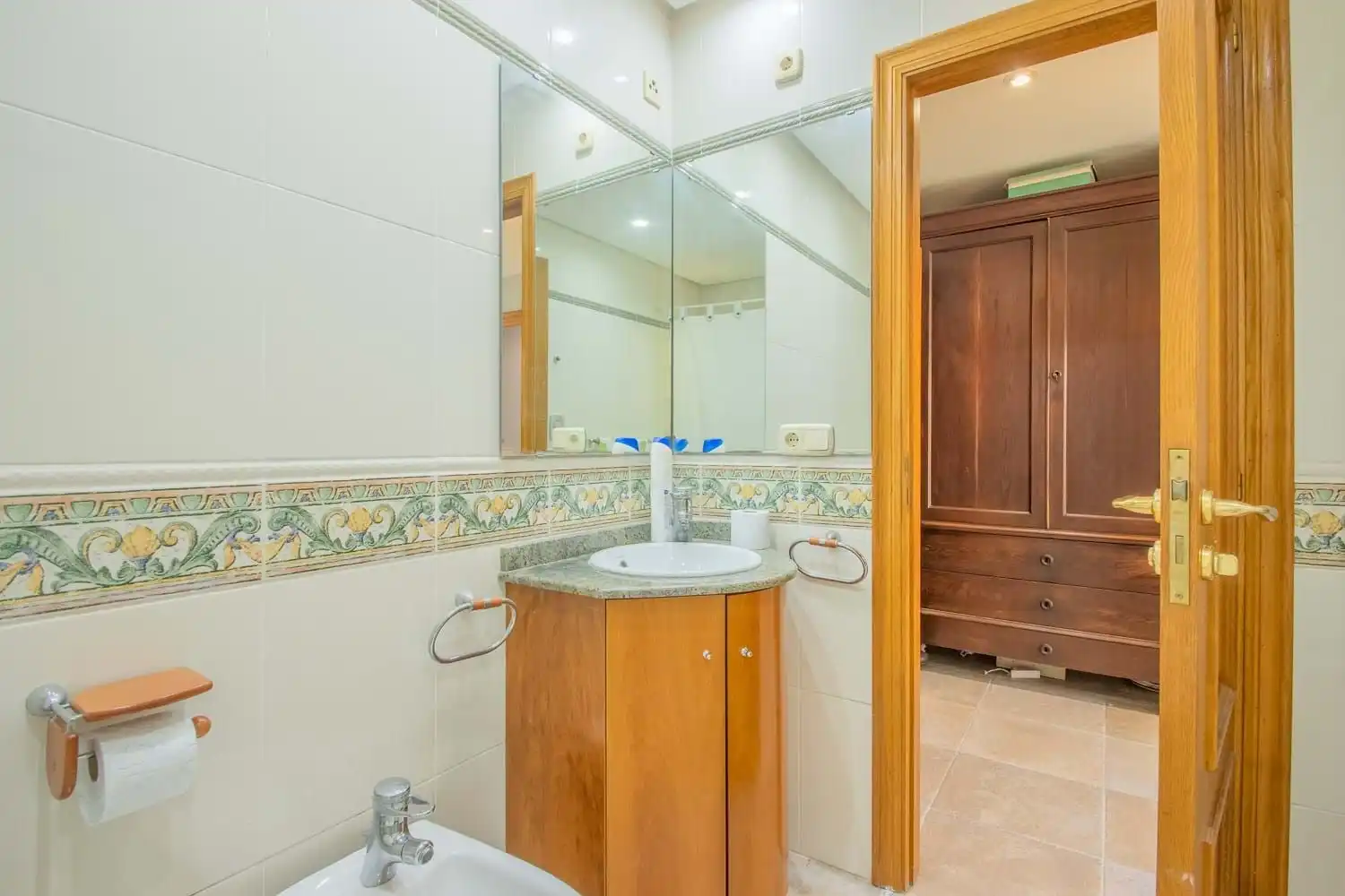 Bathroom of Houses for sale in Calvià  with Air Conditioner, Terrace and Balcony