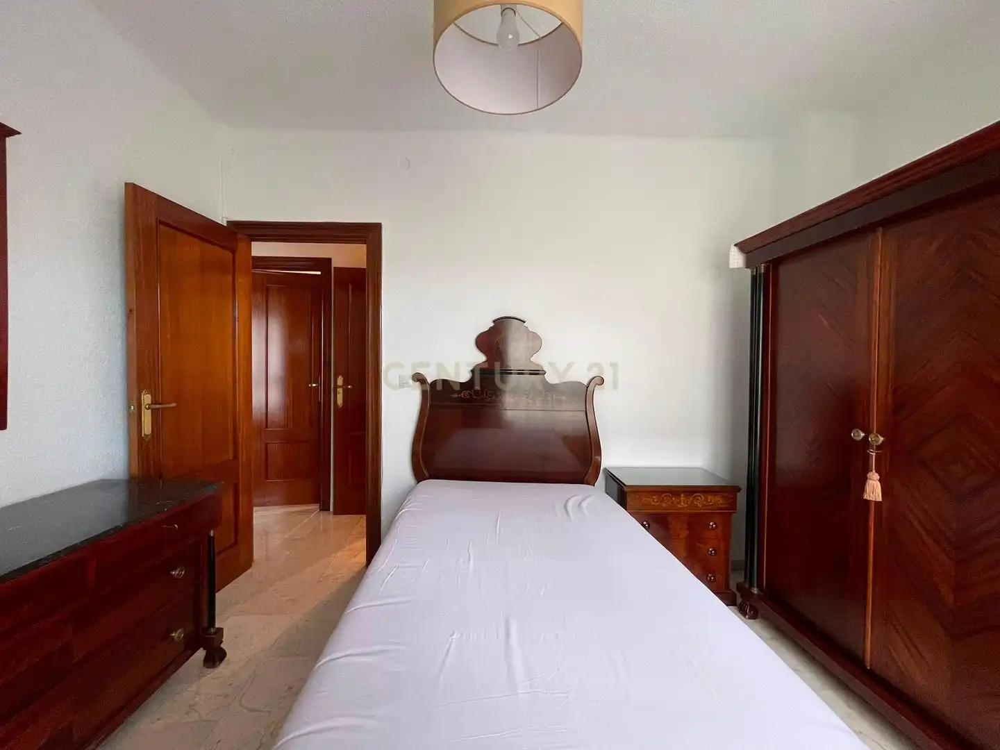 Bedroom of Apartments for rent in Granada  with Air Conditioner, Washing machine and Balcony