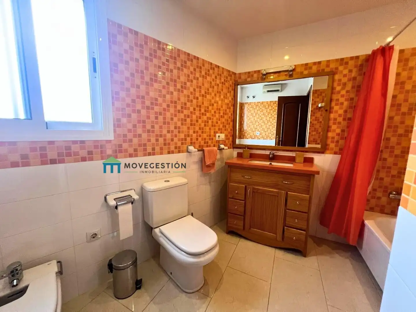 Bathroom of Houses for sale in Ubrique  with Air Conditioner and Terrace