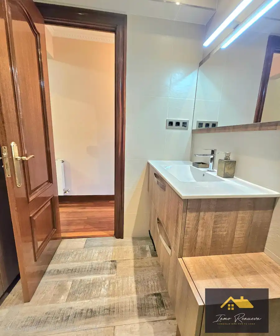 Bathroom of Flat for sale in Etxebarri, Bizkaia