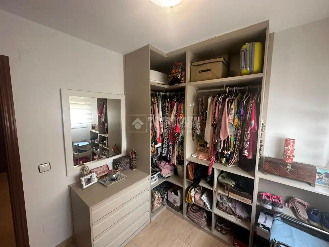 Habitación de Casa adosada en venta en Málaga con Aire acondicionado, Terraza y Trastero