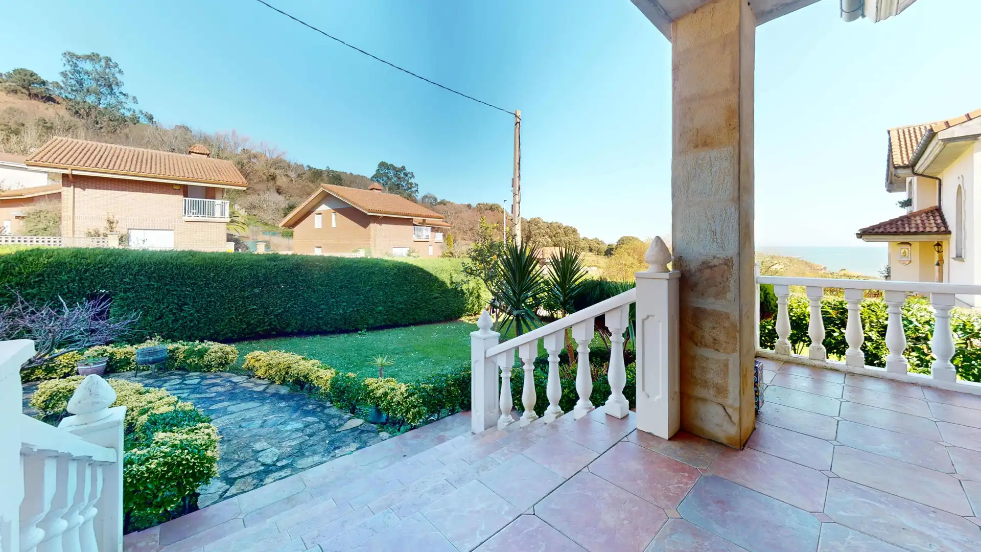 Jardí de Casa o xalet en venda en Arnuero amb Calefacció, Terrassa i Balcó