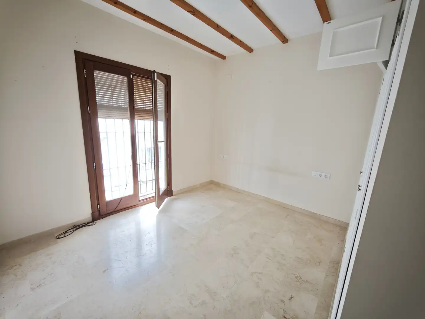Flat with terrace for sale in Calle Jesús Cautivo 2, imagen 4