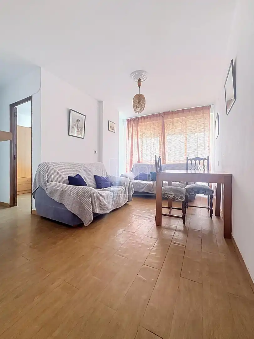 Flat with lift for sale in Avenida DE DILAR